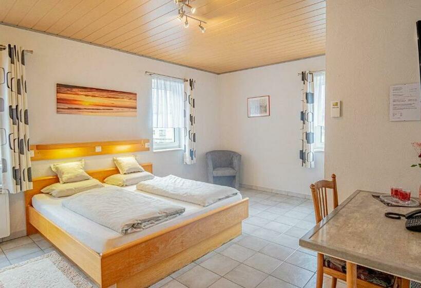 غرفة قياسية, Ulftaler Schenke