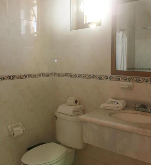 Номер Стандарт 2 Двуспальные Кровати, Vista Express Morelia By Arriva Hospitality Group