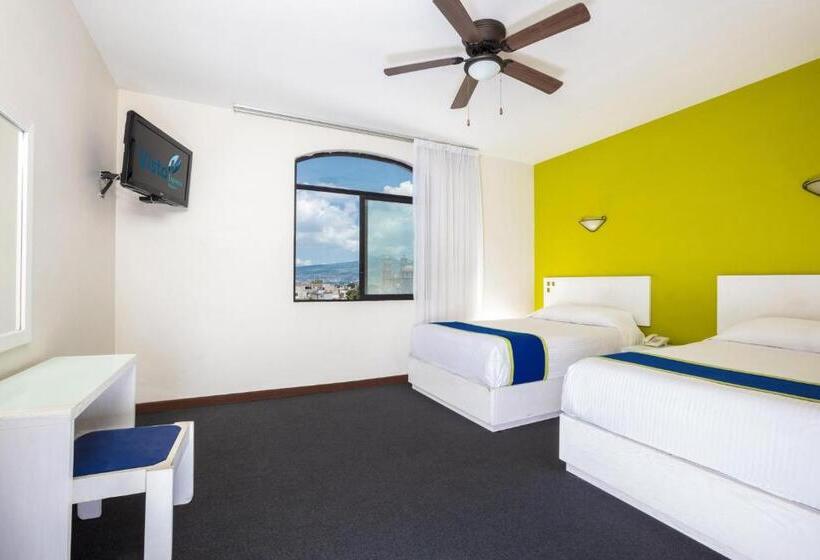 Номер Стандарт 2 Двуспальные Кровати, Vista Express Morelia By Arriva Hospitality Group