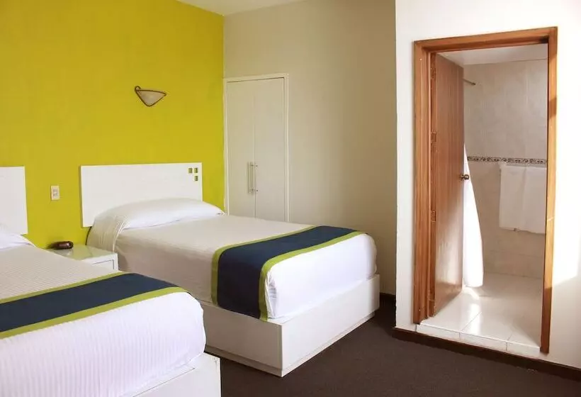 2ダブルベッドのスタンダードルーム, Vista Express Morelia By Arriva Hospitality Group