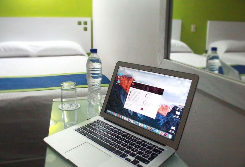 Номер Стандарт 2 Двуспальные Кровати, Vista Express Morelia By Arriva Hospitality Group