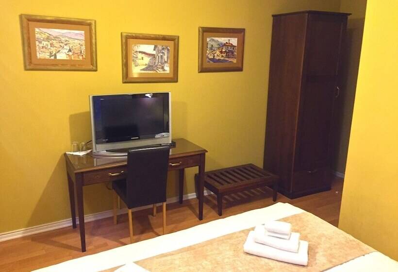 اتاق اکونومی, Istanbul Golden Horn