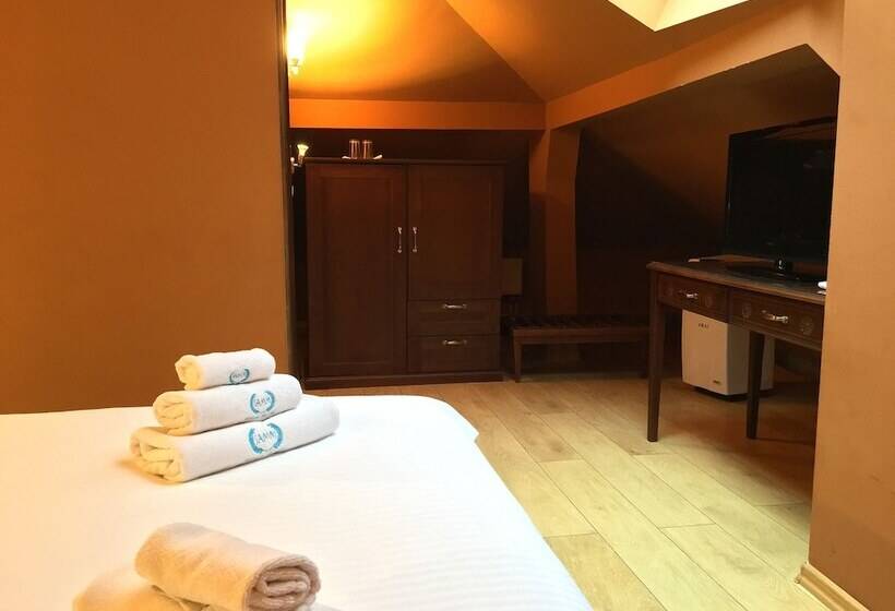 اتاق اکونومی, Istanbul Golden Horn