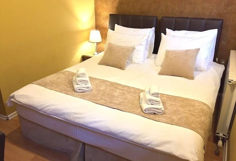 اتاق اکونومی, Istanbul Golden Horn