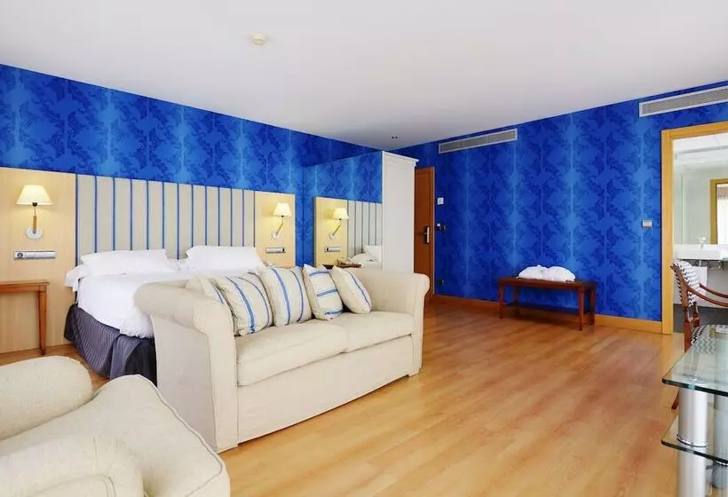 اتاق لوکس, U hotel Villa Gomá