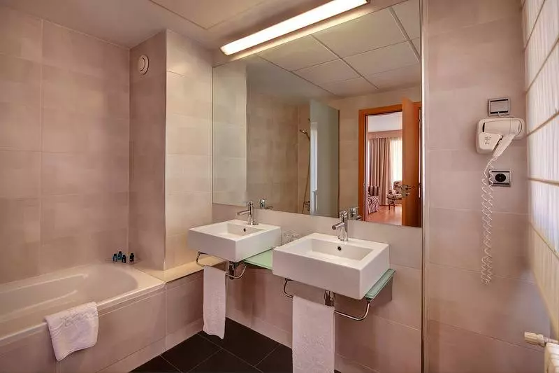 اتاق لوکس, U hotel Villa Gomá