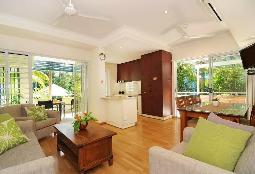 2 Bedroom Apartment Pool View, Verandahs Boutique Apartments