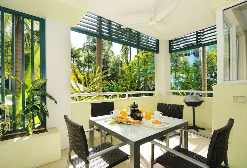 2 Bedroom Apartment Pool View, Verandahs Boutique Apartments