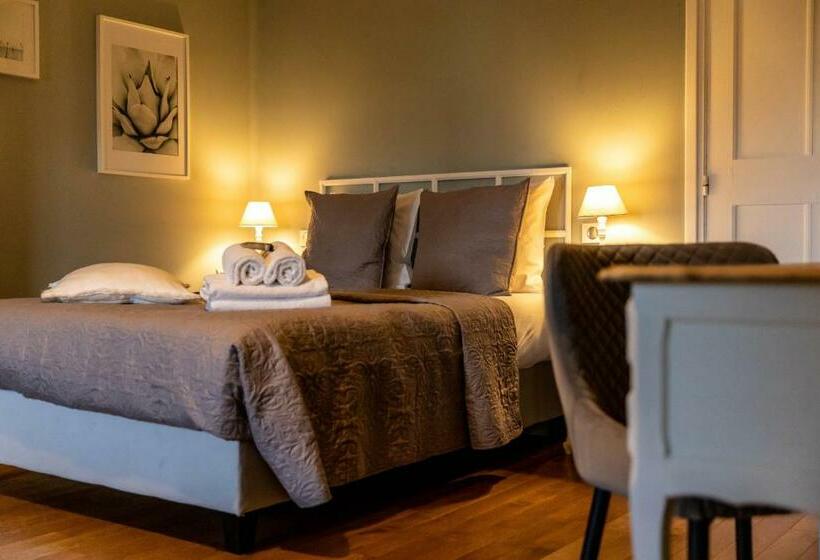 غرفة قياسية, ô Château