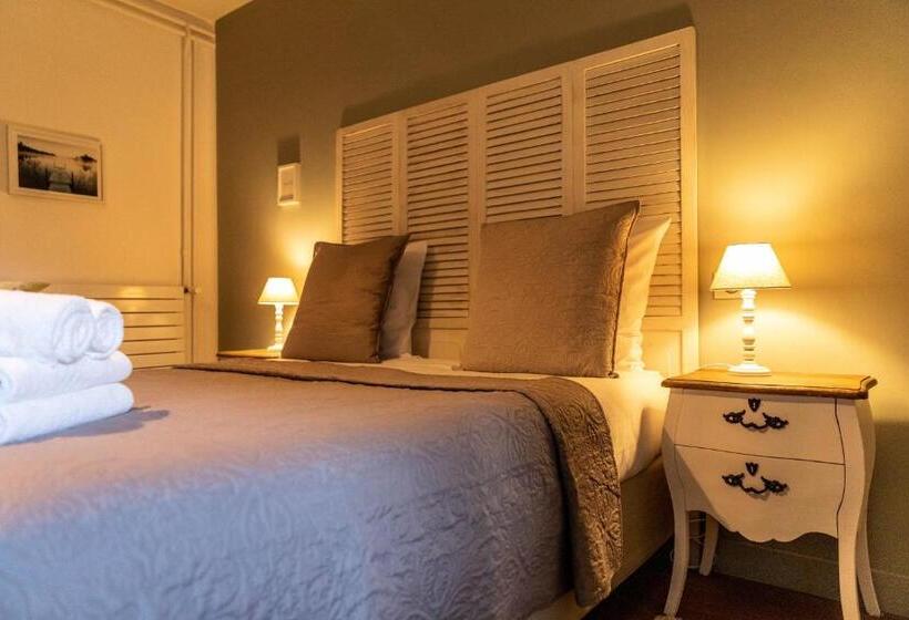 חדר משפחתי, ô Château