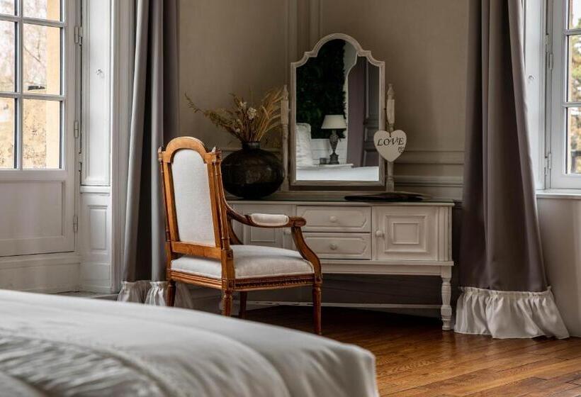 جناح سرير كينج, ô Château