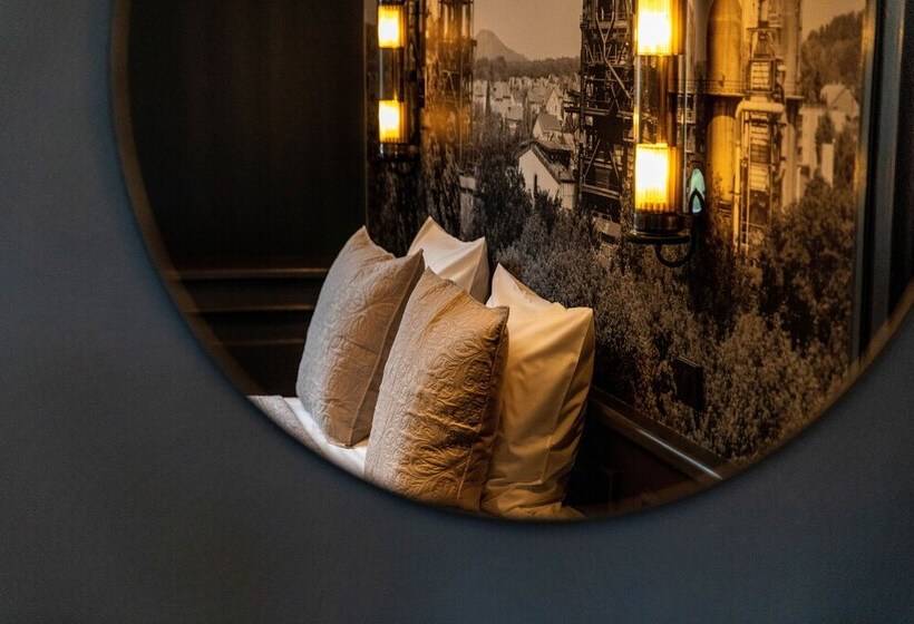 غرفة قياسية, ô Château