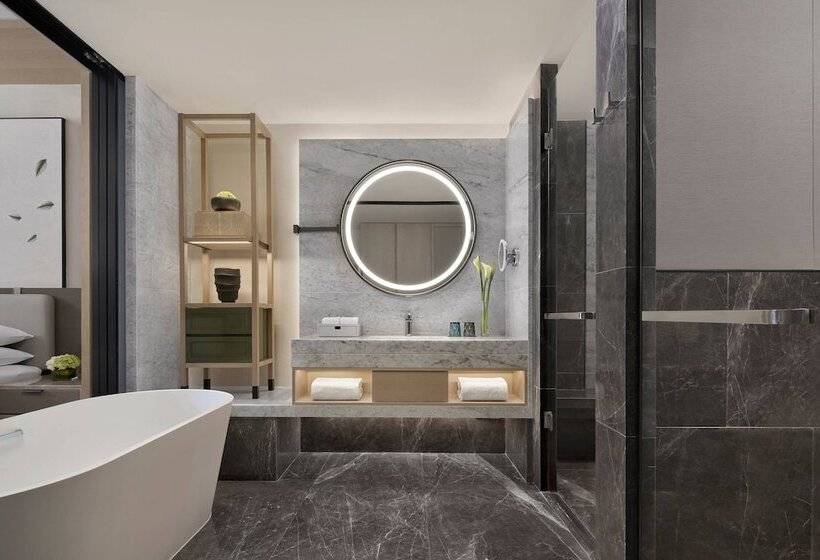 חדר קלאב, Liyang Marriott