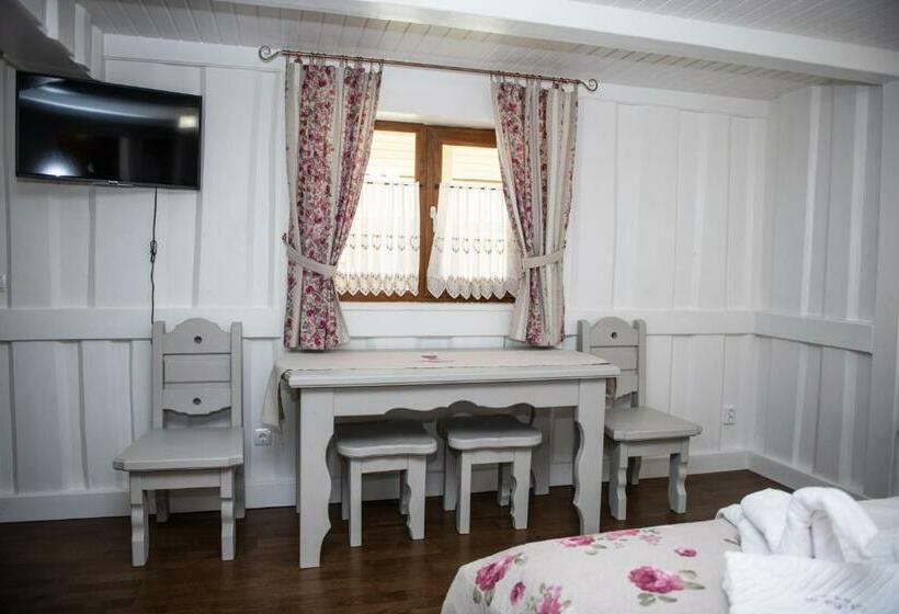 غرفة قياسية, Michelle S