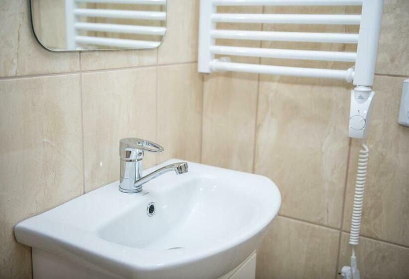 غرفة قياسية, Michelle S