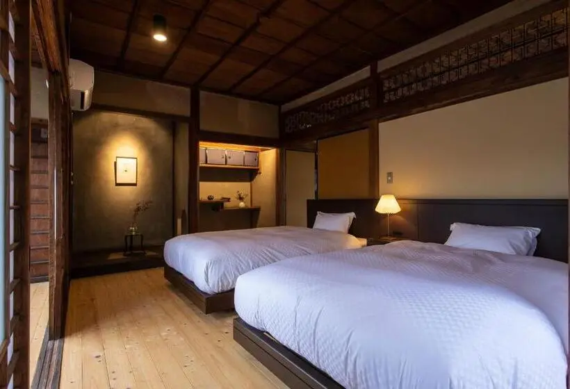 デラックスの４人部屋, Nipponia Hotel Ozu Castle Town