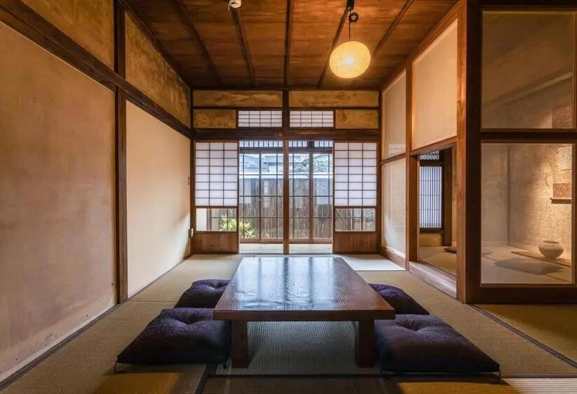 デラックスの４人部屋, Nipponia Hotel Ozu Castle Town