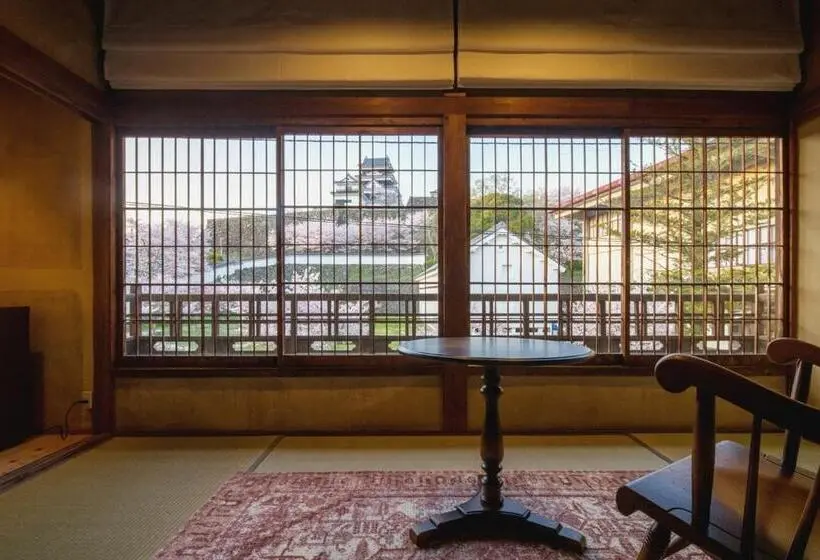 デラックスの４人部屋, Nipponia Hotel Ozu Castle Town