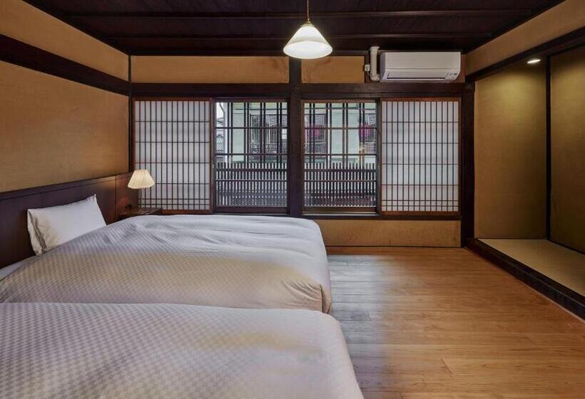 غرفة قياسية رباعية, Nipponia Hotel Ozu Castle Town