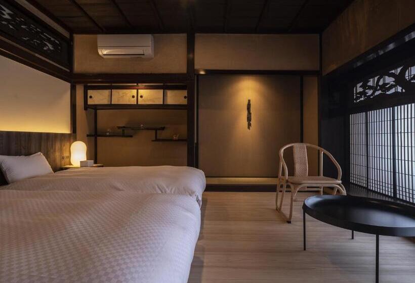 جناح عائلي, Nipponia Hotel Ozu Castle Town