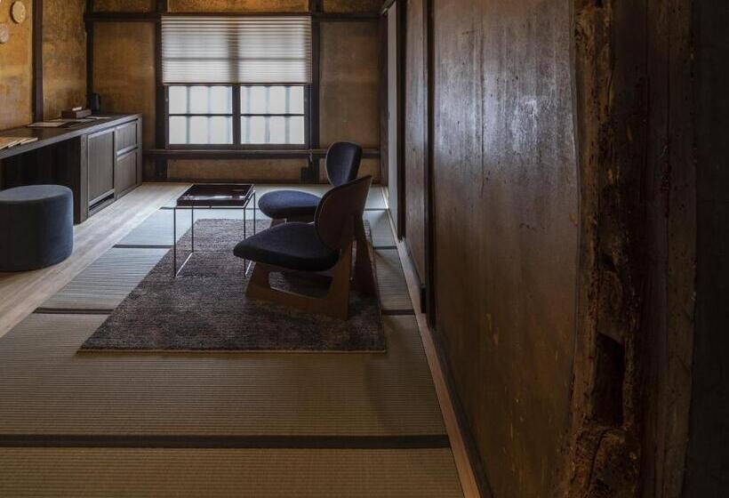 جناح عائلي, Nipponia Hotel Ozu Castle Town