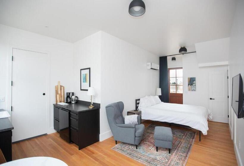 إستوديو قياسى, South Main Residences By Surf