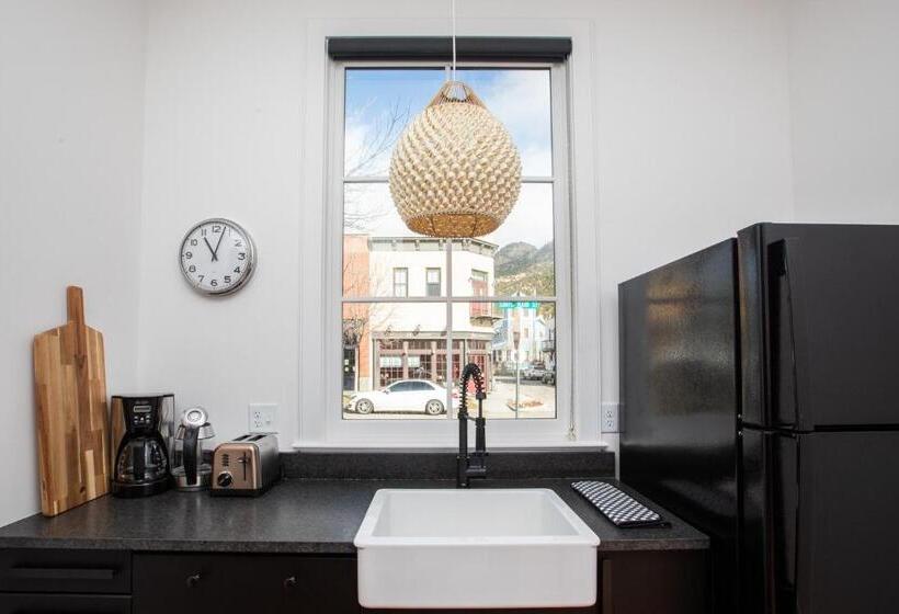 إستوديو قياسى, South Main Residences By Surf