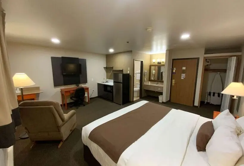 سوییت, Studio 6 Minot, Nd