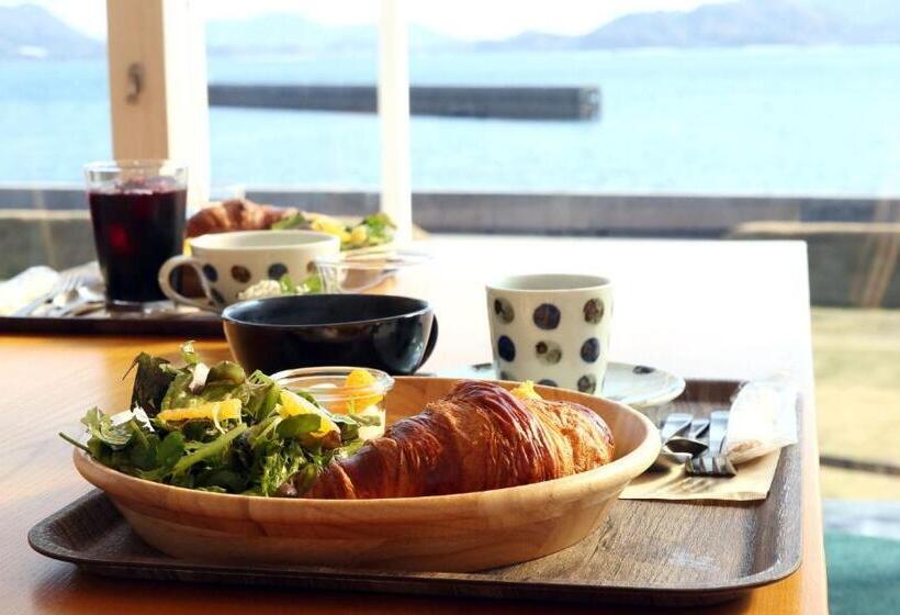 Standard Tent, Wakka