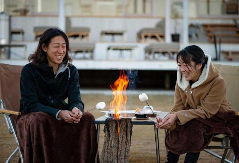 Standard Tent, Wakka