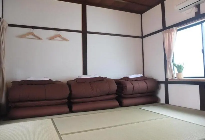 スタンダード４人部屋, Yomogi Guesthouse