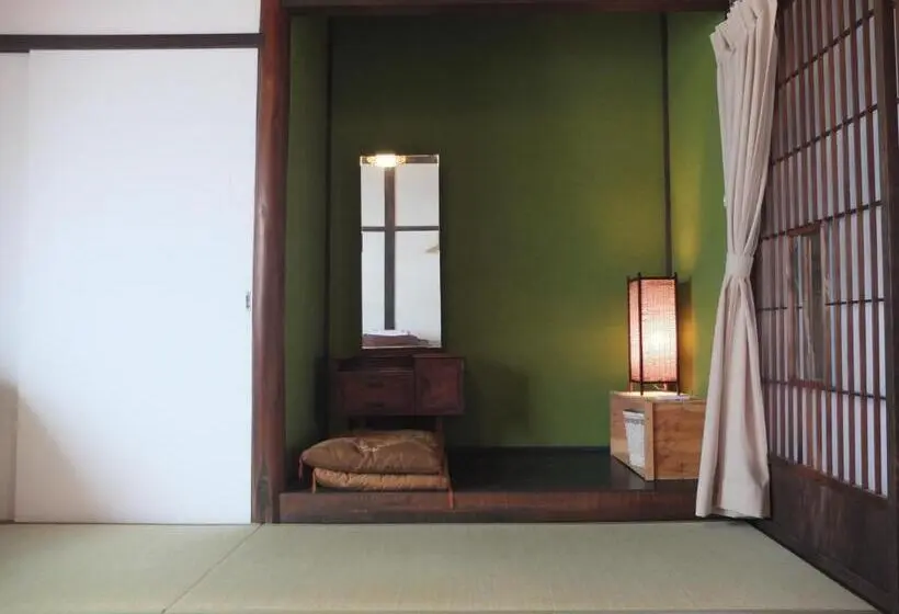 スタンダード４人部屋, Yomogi Guesthouse
