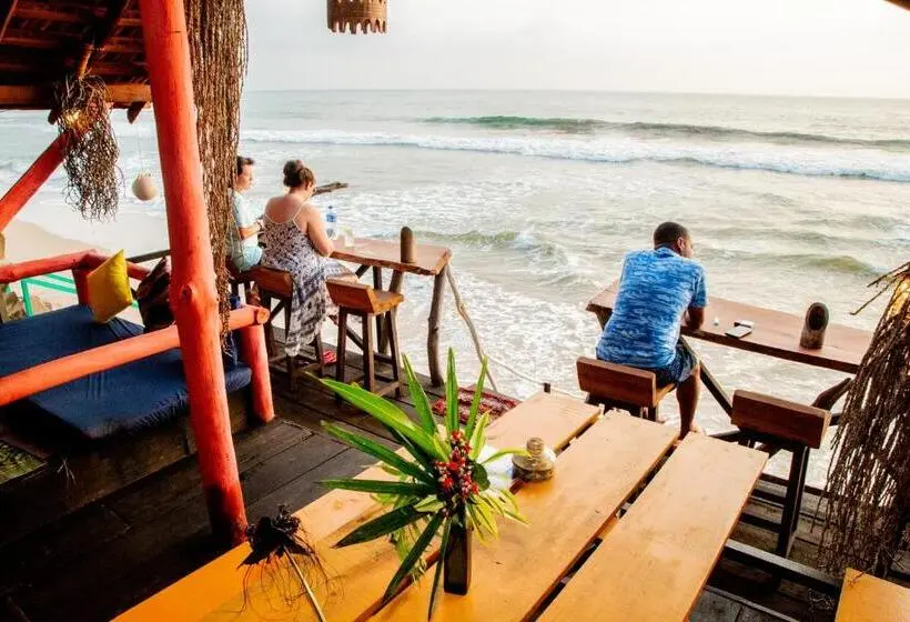 اتاق لوکس با بالکن و چشم‌انداز دریا, Brother's Beach Home