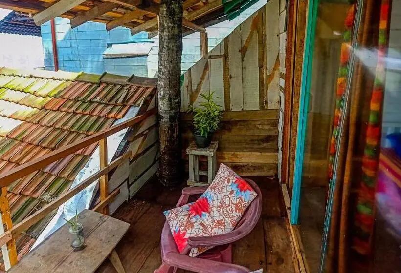 اتاق لوکس با بالکن و چشم‌انداز دریا, Brother's Beach Home