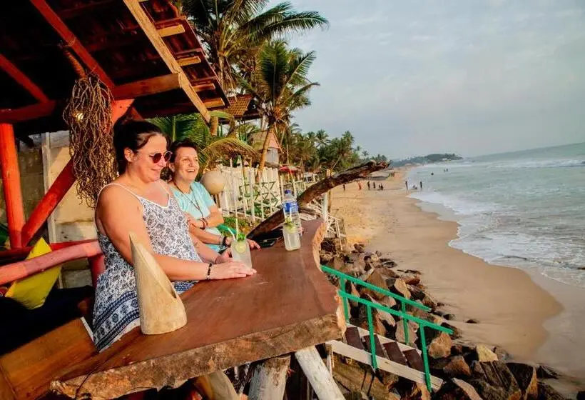اتاق لوکس با بالکن و چشم‌انداز دریا, Brother's Beach Home