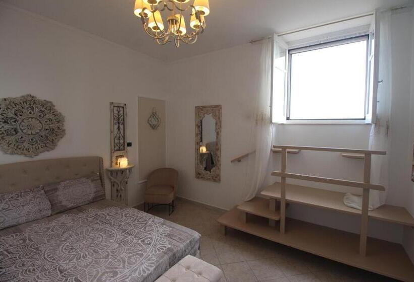 סוויטת ג'וניור נוף לים, Noto Da Quassù Relax B&b