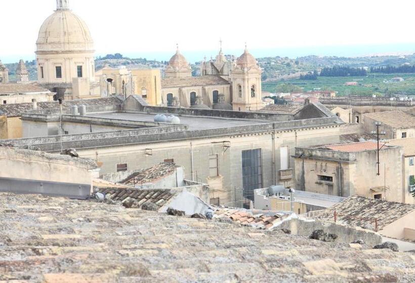 סוויטת ג'וניור נוף לים, Noto Da Quassù Relax B&b