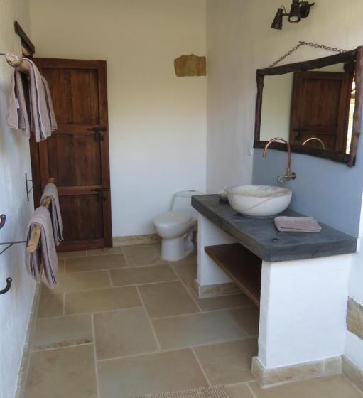 اتاق استاندارد چهارنفره با چشم‌انداز باغ, Casa Alamanda B&b