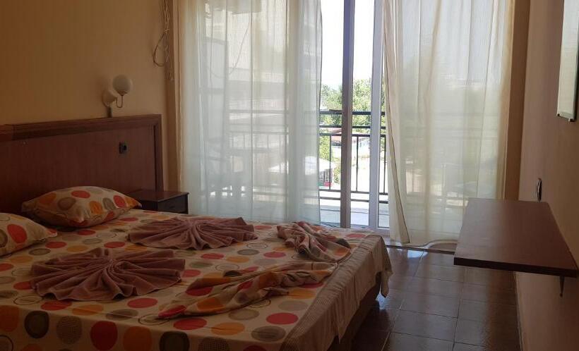 2 Bedroom Suite with Balcony, Dsk