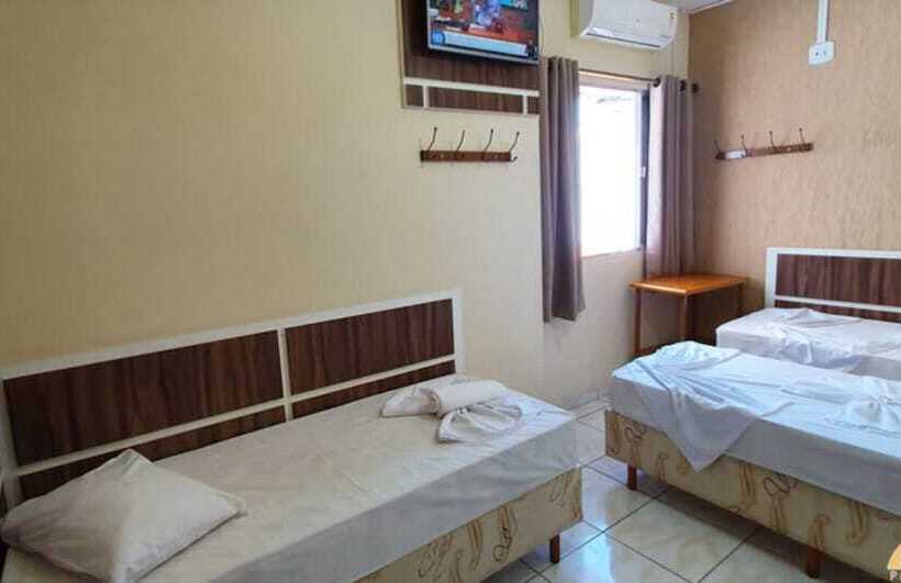 חדר סטנדרט לשלושה, Eldorado Palace