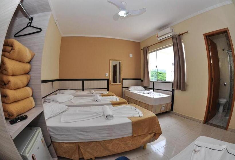 חדר סטנדרט לארבעה, Eldorado Palace