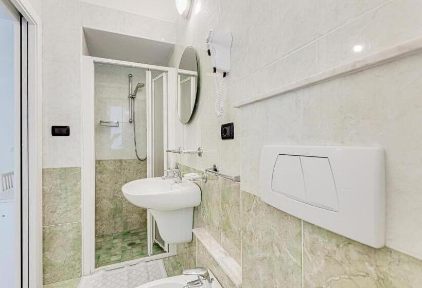 חדר משפחתי, Sirena