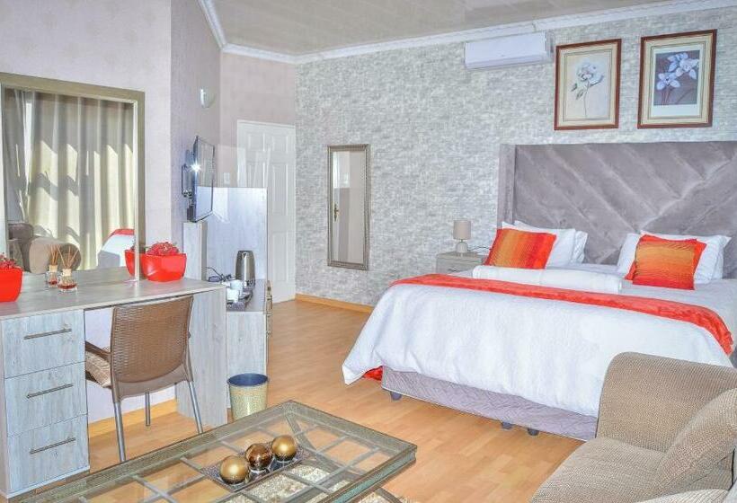 Deluxe Suite King Bed, Mountain Beauty