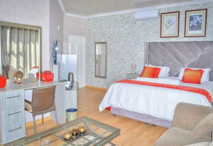 Deluxe Suite King Bed, Mountain Beauty