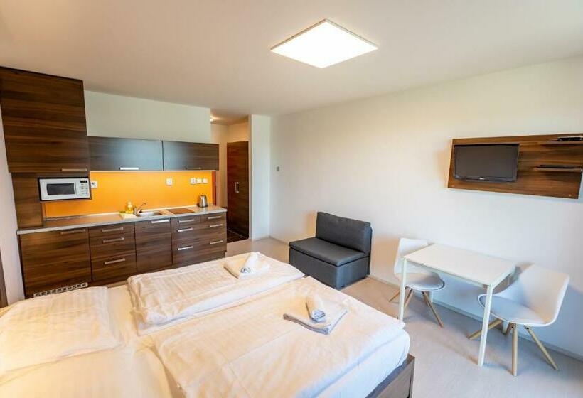 스탠다드 스튜디오, Penziony Gaudeo