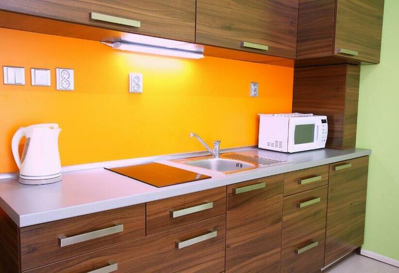 스탠다드 스튜디오, Penziony Gaudeo