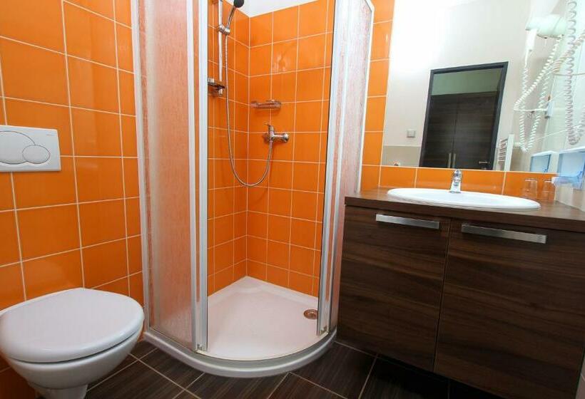 스탠다드 스튜디오, Penziony Gaudeo