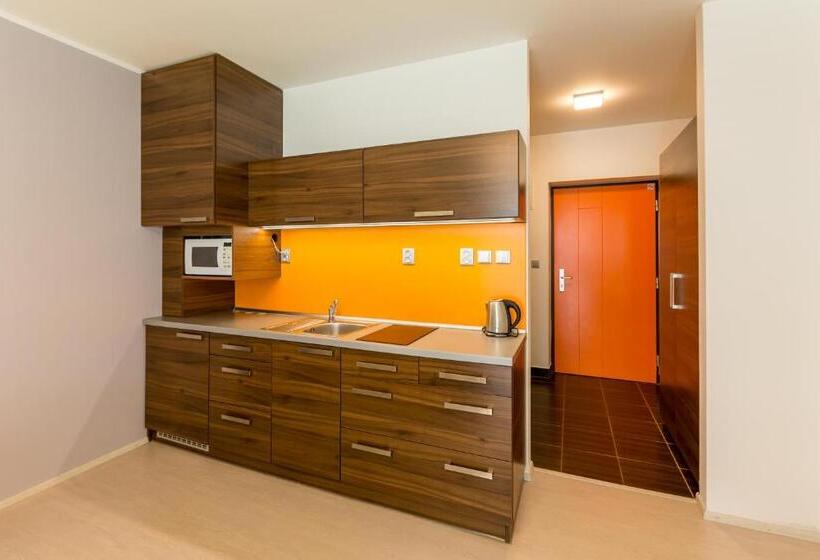 스탠다드 스튜디오, Penziony Gaudeo