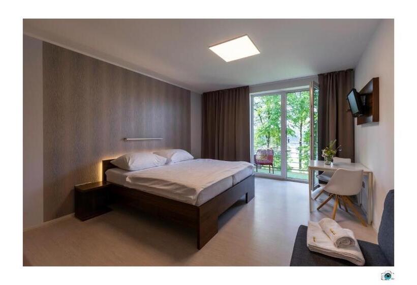 스탠다드 스튜디오, Penziony Gaudeo