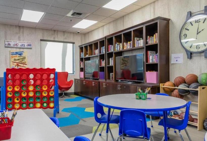 Люкс с Балконом, Desert Springs Villas I